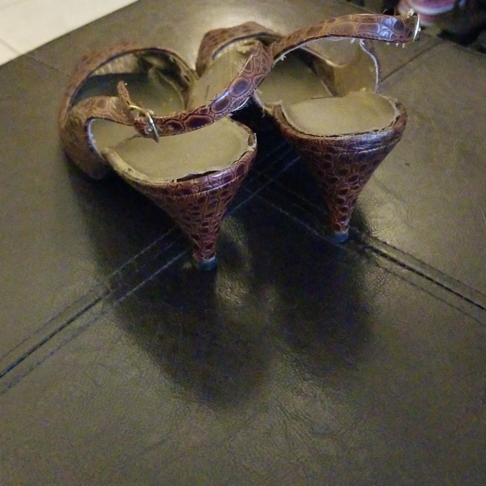 Slingbacks - Picture 2 of 2